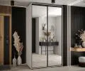 Šatníková skriňa s posuvnými zrkadlovými dverami DAVOS 140cm | Biela / čierne pojazdy