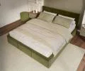 Čalúnená posteľ FRESIA 180x200 s kovovým zdvižným roštom OLIVOVÁ